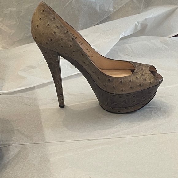 NWOB Casadei Ostrich Embossed Leather Peep Toe Platform Pumps 8.5 - Picture 8 of 14